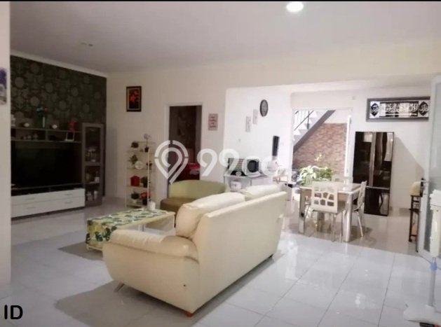 Dijual Hunian Rumah Terawat 5 Kamar di Cibubur, Depok Dijual Hunian Rumah Terawat 5 Kamar di Cibubur, Depok