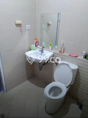 Dijual Hunian Rumah Terawat 5 Kamar di Cibubur, Depok Dijual Hunian Rumah Terawat 5 Kamar di Cibubur, Depok