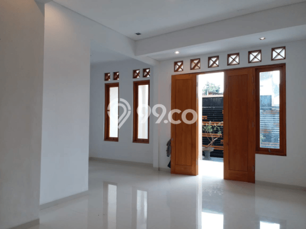 Rumah Modern Cantik 6 Kamar Bisa Langsung Pindah di Laweyan Rumah Modern Cantik 6 Kamar Bisa Langsung Pindah di Laweyan