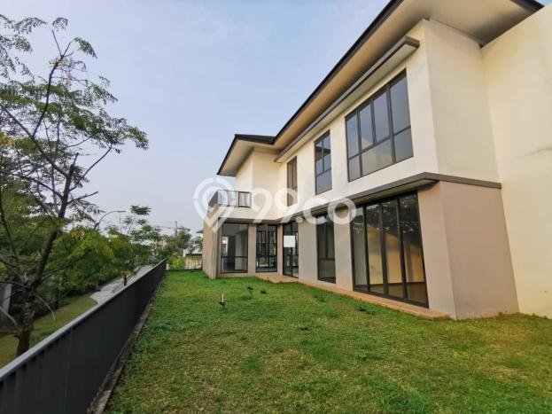 Rumah di BSD City, Tangerang, Luas 420m² Bangunan 418m² Rumah di BSD City, Tangerang, Luas 420m² Bangunan 418m²