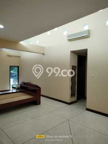 Rumah Bagus Siap Pakai Di Menteng Luas 400m2 Lokasi Strategis Rumah Bagus Siap Pakai Di Menteng Luas 400m2 Lokasi Strategis