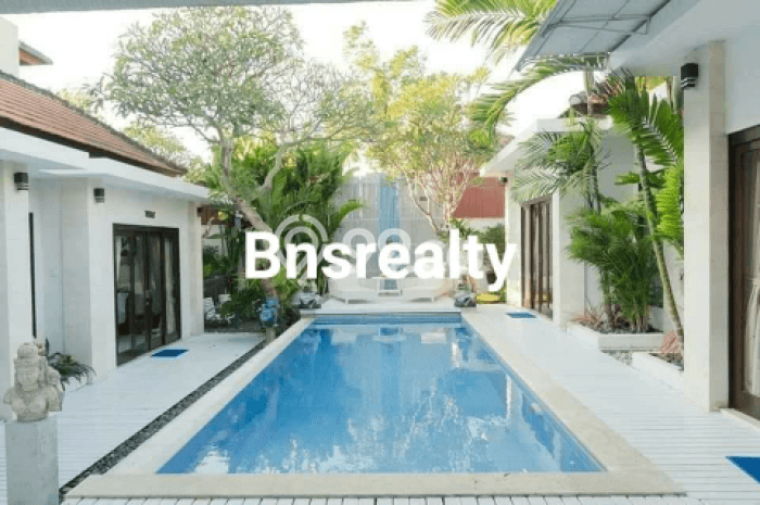 Rumah SUPER MEWAH! di Kerobokan, Badung, LT 500m2m² LB 400m2m², HARGA SPESIAL Rumah SUPER MEWAH! di Kerobokan, Badung, LT 500m2m² LB 400m2m², HARGA SPESIAL