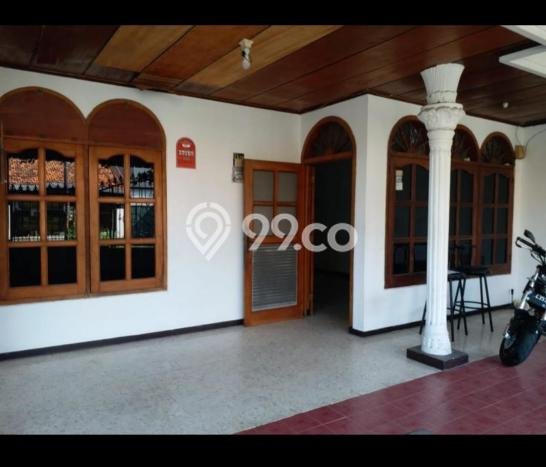 Dijual Rumah 5 Kamar Lokasi Strategis Nyaman dan Strategis di Rungkut Dijual Rumah 5 Kamar Lokasi Strategis Nyaman dan Strategis di Rungkut