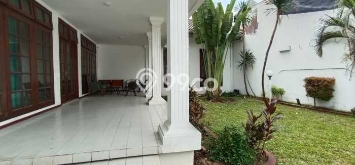 Disewakan! Rumah 5 Kamar Tidur &
3 Kamar Mandi di Kemang, Jakarta Selatan Disewakan! Rumah 5 Kamar Tidur &
3 Kamar Mandi di Kemang, Jakarta Selatan