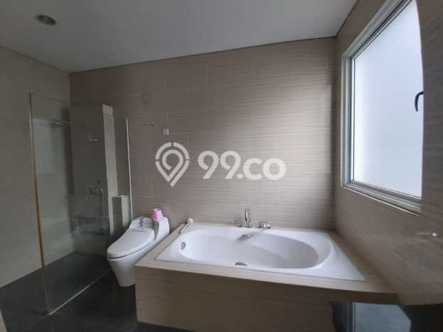 Rumah Strategis area BSD, Tangerang, Luas 630m² Bangunan 348m² - BISA KPR! Rumah Strategis area BSD, Tangerang, Luas 630m² Bangunan 348m² - BISA KPR!
