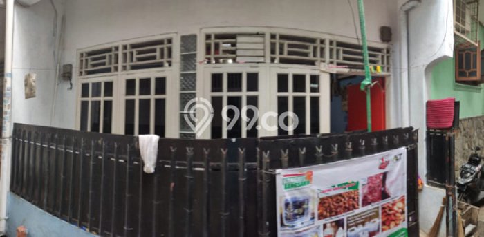 Rumah Luas Asri 4 KT Siap Pakai di Tomang Jakarta Barat Rumah Luas Asri 4 KT Siap Pakai di Tomang Jakarta Barat