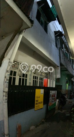 Rumah Luas Asri 4 KT Siap Pakai di Tomang Jakarta Barat Rumah Luas Asri 4 KT Siap Pakai di Tomang Jakarta Barat
