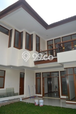 Dijual Rumah Premium dengan Fasilitas Sekitar Lengkap di Cinere, Depok Dijual Rumah Premium dengan Fasilitas Sekitar Lengkap di Cinere, Depok