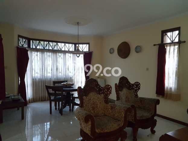 Rumah Terawat kawasan Dago, Bandung, LT 554m² LB 360m² HARGA MENARIK! Rumah Terawat kawasan Dago, Bandung, LT 554m² LB 360m² HARGA MENARIK!