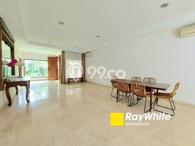 Rumah Disewakan Jakarta Selatan LT 500m2 LB 400m2 Kawasan Kemang Rumah Disewakan Jakarta Selatan LT 500m2 LB 400m2 Kawasan Kemang