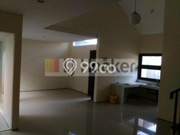 Rumah Lokasi Strategis di , Badung, LT 127m2m² LB 175m2m² Rumah Lokasi Strategis di , Badung, LT 127m2m² LB 175m2m²