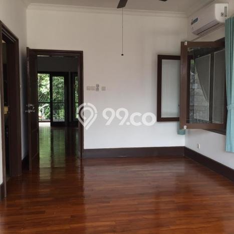 Sewa Rumah Nyaman di Kebayoran Baru Harga Rp.1,06 Miliar/ Tahun Sewa Rumah Nyaman di Kebayoran Baru Harga Rp.1,06 Miliar/ Tahun