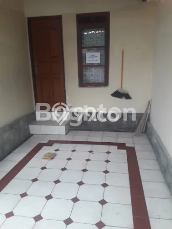 LOKASI STRATEGIS! Rumah di Jimbaran, Dekat Stasiun, 3 KT, LT 100m² Bangunan 70m² LOKASI STRATEGIS! Rumah di Jimbaran, Dekat Stasiun, 3 KT, LT 100m² Bangunan 70m²