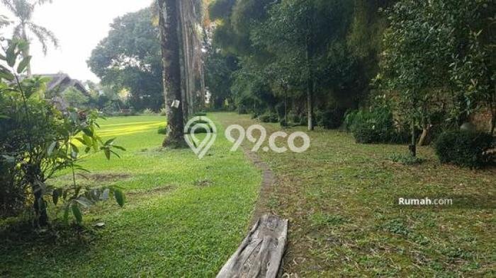 Rumah Bagus area Cisarua, Bogor, LT 4705m², LB 1000m² Rumah Bagus area Cisarua, Bogor, LT 4705m², LB 1000m²
