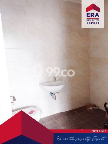 Rumah di Duren Sawit, Jakarta Timur, LT 242m² Bangunan 320m² Rumah di Duren Sawit, Jakarta Timur, LT 242m² Bangunan 320m²
