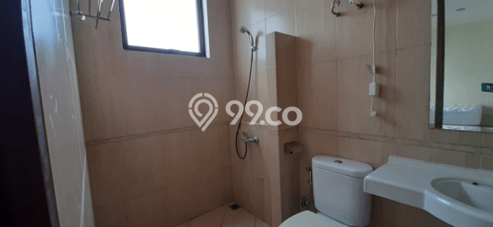 Rumah area Serpong, 3 KT, Dekat Pusat Kota, Luas 180m² LB 153m² Rumah area Serpong, 3 KT, Dekat Pusat Kota, Luas 180m² LB 153m²
