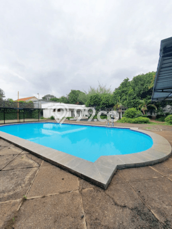 Ready to Use! Luxury House LT 10000m2 Desain Modern di Kemang Ready to Use! Luxury House LT 10000m2 Desain Modern di Kemang