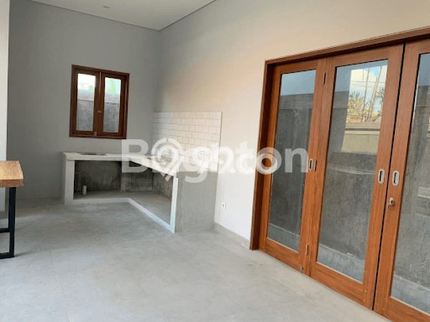 Ready to Use! Luxury House LT 325m2 Desain Elegan di Canggu Ready to Use! Luxury House LT 325m2 Desain Elegan di Canggu