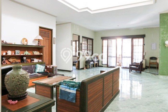 DIJUAL CEPAT! Rumah Ready Stock Area Strategis , LT 2400m2m² Bangunan 600m2m² DIJUAL CEPAT! Rumah Ready Stock Area Strategis , LT 2400m2m² Bangunan 600m2m²