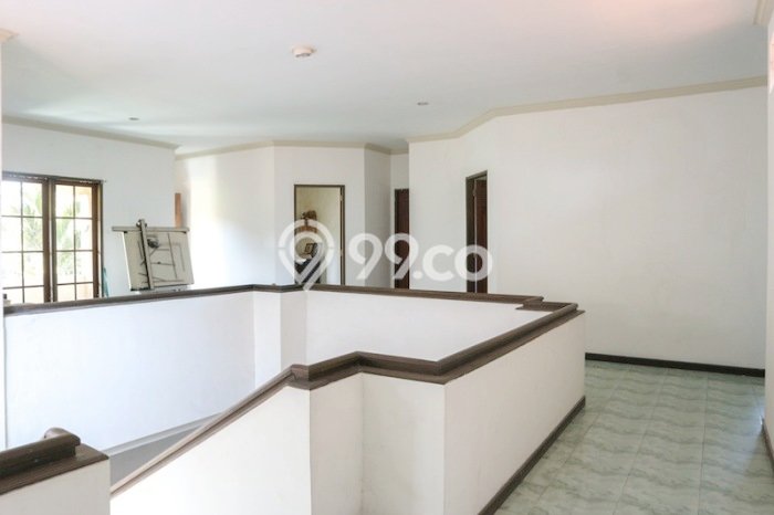 DIJUAL CEPAT! Rumah Ready Stock Area Strategis , LT 2400m2m² Bangunan 600m2m² DIJUAL CEPAT! Rumah Ready Stock Area Strategis , LT 2400m2m² Bangunan 600m2m²
