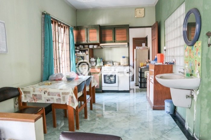 DIJUAL CEPAT! Rumah Ready Stock Area Strategis , LT 2400m2m² Bangunan 600m2m² DIJUAL CEPAT! Rumah Ready Stock Area Strategis , LT 2400m2m² Bangunan 600m2m²