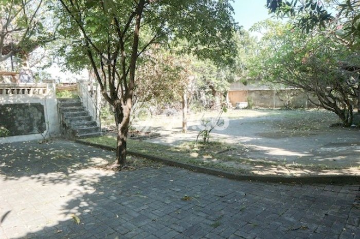 DIJUAL CEPAT! Rumah Ready Stock Area Strategis , LT 2400m2m² Bangunan 600m2m² DIJUAL CEPAT! Rumah Ready Stock Area Strategis , LT 2400m2m² Bangunan 600m2m²
