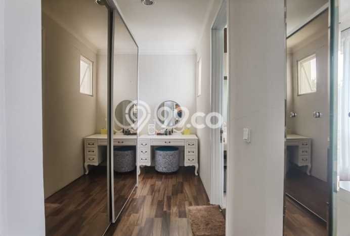 Rumah Elit Modern Tanpa Renovasi di BSD Tangerang Rumah Elit Modern Tanpa Renovasi di BSD Tangerang