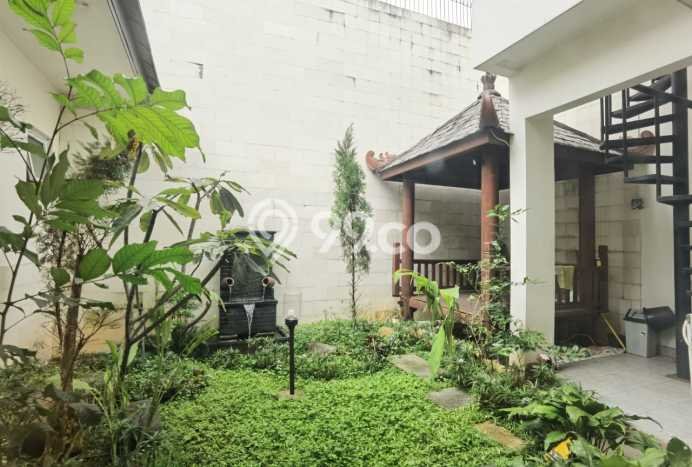 Rumah Elit Modern Tanpa Renovasi di BSD Tangerang Rumah Elit Modern Tanpa Renovasi di BSD Tangerang