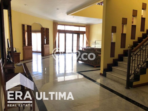 Disewakan! Rumah 5 Kamar Tidur &
3 Kamar Mandi di Setra Sari, Bandung Disewakan! Rumah 5 Kamar Tidur &
3 Kamar Mandi di Setra Sari, Bandung