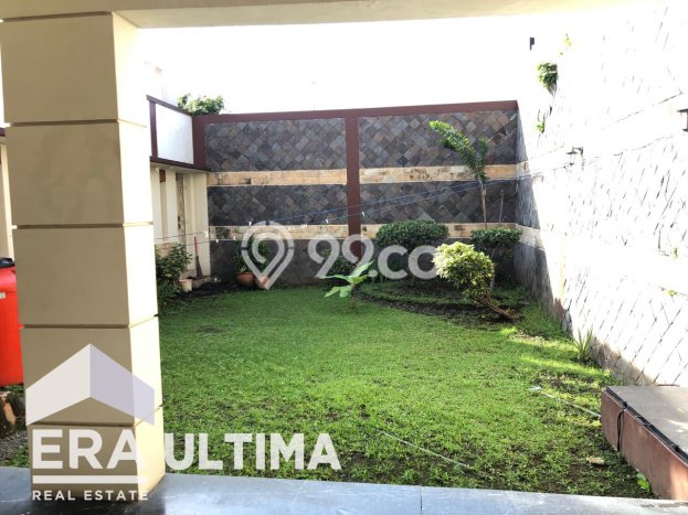 Disewakan! Rumah 5 Kamar Tidur &
3 Kamar Mandi di Setra Sari, Bandung Disewakan! Rumah 5 Kamar Tidur &
3 Kamar Mandi di Setra Sari, Bandung