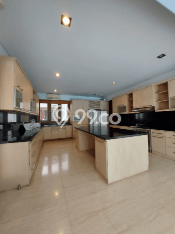 Disewakan Rumah Nyaman di Kemang LT 1335m2 / LB 560m2 Kondisi Bagus Disewakan Rumah Nyaman di Kemang LT 1335m2 / LB 560m2 Kondisi Bagus