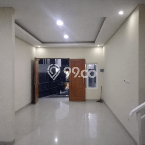 Rumah Strategis Modern Lb 140m2 di Laweyan, Solo Rumah Strategis Modern Lb 140m2 di Laweyan, Solo