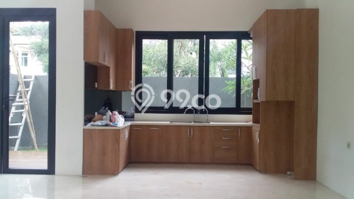 Dijual Rumah Luas Megah Dengan View Cantik di Permata Buana, Jakarta Barat Dijual Rumah Luas Megah Dengan View Cantik di Permata Buana, Jakarta Barat