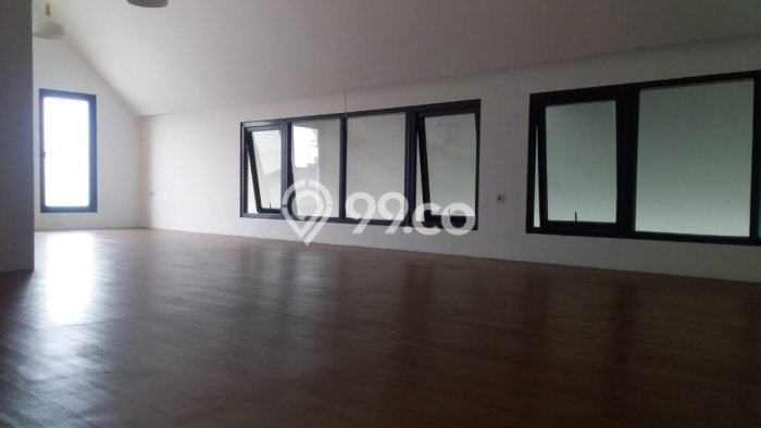Dijual Rumah Luas Megah Dengan View Cantik di Permata Buana, Jakarta Barat Dijual Rumah Luas Megah Dengan View Cantik di Permata Buana, Jakarta Barat