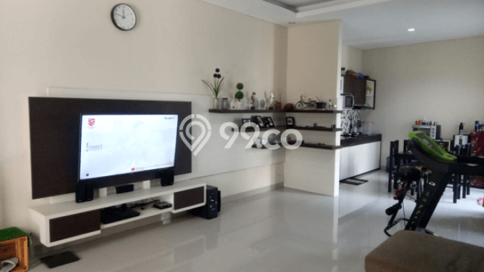 For Sale Rumah 4 Kamar Lokasi Ideal Bagus dan Strategis di Laweyan For Sale Rumah 4 Kamar Lokasi Ideal Bagus dan Strategis di Laweyan