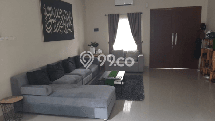 For Sale Rumah 4 Kamar Lokasi Ideal Bagus dan Strategis di Laweyan For Sale Rumah 4 Kamar Lokasi Ideal Bagus dan Strategis di Laweyan