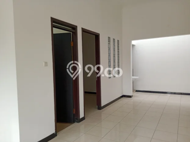 NEW LISTING! Rumah kawasan Puri Anjasmoro, Siap Huni, 5 KT, Akses Puri Anjasmoro, Semarang, Semarang, Luas 242m² LB 200m² NEW LISTING! Rumah kawasan Puri Anjasmoro, Siap Huni, 5 KT, Akses Puri Anjasmoro, Semarang, Semarang, Luas 242m² LB 200m²