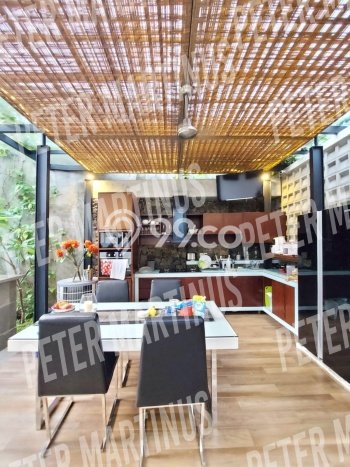 Rumah Elit Modern Siap Huni di Senopati Jakarta Selatan Rumah Elit Modern Siap Huni di Senopati Jakarta Selatan