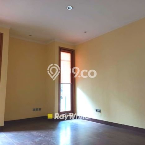 PILIHAN TEPAT! Rumah kawasan Ragunan, 4 KM, Dekat Mall, Luas 162m² LB 382m² PILIHAN TEPAT! Rumah kawasan Ragunan, 4 KM, Dekat Mall, Luas 162m² LB 382m²