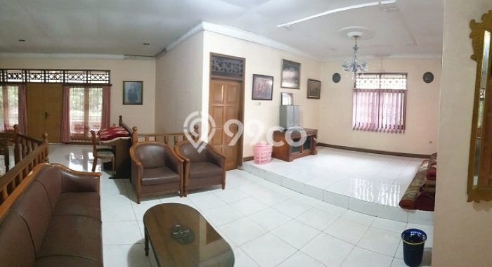 Rumah Nyaman dengan Luas Tanah 507m² di Lokasi Kukusan, Depok Rumah Nyaman dengan Luas Tanah 507m² di Lokasi Kukusan, Depok
