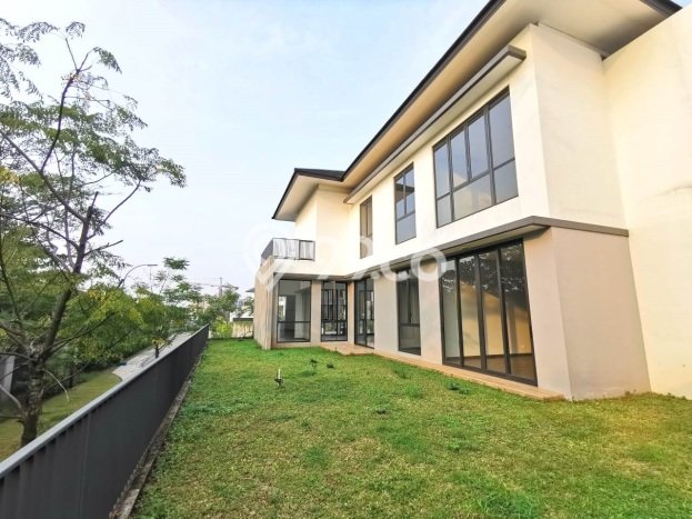 Rumah Luxury Modern Tanpa Renovasi di BSD City Tangerang Rumah Luxury Modern Tanpa Renovasi di BSD City Tangerang