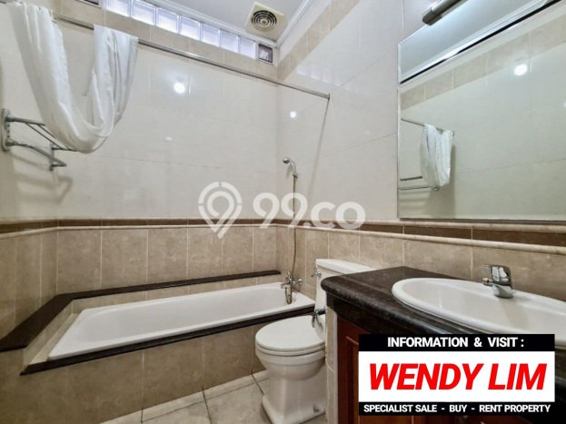 Jual Rumah Mewah Megah Dengan View Eksklusif di Pondok Indah, Jakarta Selatan Jual Rumah Mewah Megah Dengan View Eksklusif di Pondok Indah, Jakarta Selatan