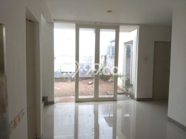 Rumah Nyaman area Sambiroto, Semarang, Luas 210m² Bangunan 140m² Rumah Nyaman area Sambiroto, Semarang, Luas 210m² Bangunan 140m²