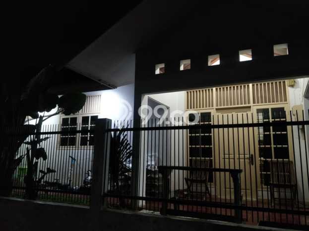 For Sale Rumah 3 Kamar Lokasi Strategis Nyaman dan Strategis di Cinere For Sale Rumah 3 Kamar Lokasi Strategis Nyaman dan Strategis di Cinere