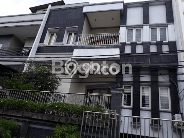 Siap Huni Rumah Mewah 6 Kamar di Kelapa Gading Dekat ke Mana Saja Siap Huni Rumah Mewah 6 Kamar di Kelapa Gading Dekat ke Mana Saja