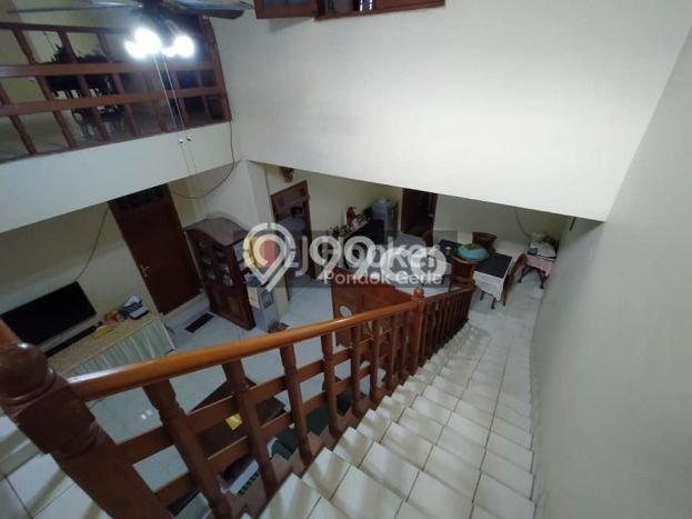 PROPERTI PILIHAN! Rumah di Pondokmelati, Luas 244m² Bangunan 220m² PROPERTI PILIHAN! Rumah di Pondokmelati, Luas 244m² Bangunan 220m²