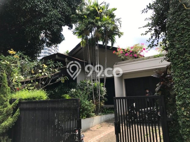 Rumah Elit Modern Tanpa Renovasi di Kuningan Jakarta Selatan Rumah Elit Modern Tanpa Renovasi di Kuningan Jakarta Selatan