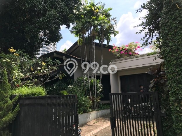 Rumah Elit Modern Tanpa Renovasi di Kuningan Jakarta Selatan Rumah Elit Modern Tanpa Renovasi di Kuningan Jakarta Selatan