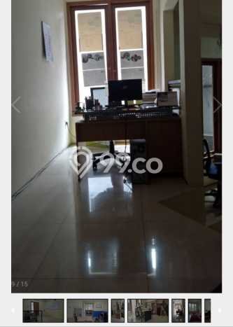 Hunian Mewah LB 270m2 Siap Huni Desain Elegan di Bintaro, Tangerang Selatan Hunian Mewah LB 270m2 Siap Huni Desain Elegan di Bintaro, Tangerang Selatan
