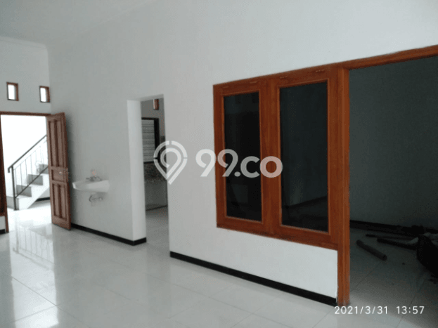 Rumah Modern Minimalis 6 Kamar Bisa Langsung Pindah di Laweyan Rumah Modern Minimalis 6 Kamar Bisa Langsung Pindah di Laweyan